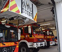 Einsatzfahrzeuge in Garage